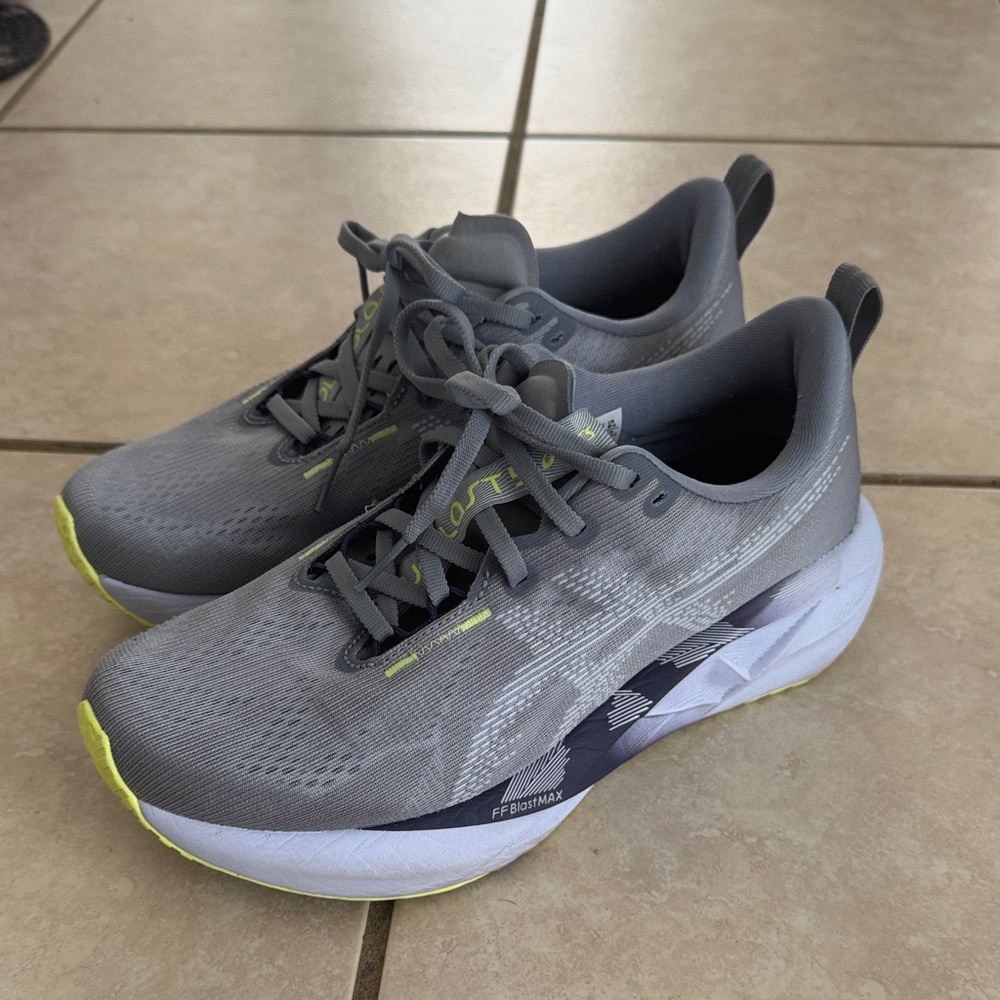 Asics Novablast 5